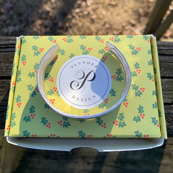 NWT Dimpled Rhinestone Metal Cuff - Picture 7 of 12